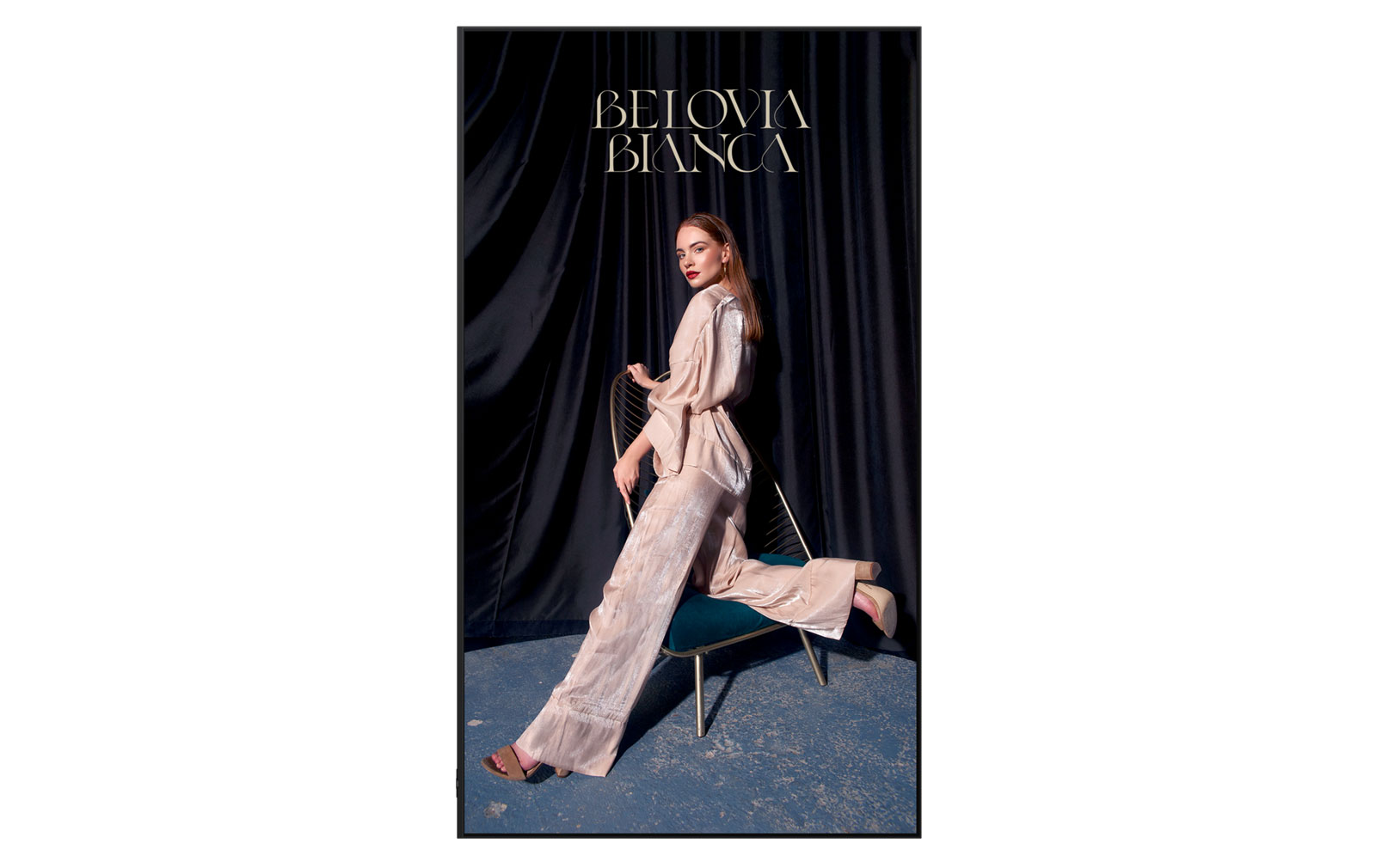 Samsung QH115FX – 115“ Super-Sized UHD Signage Display im 16:9 Format - Image 2